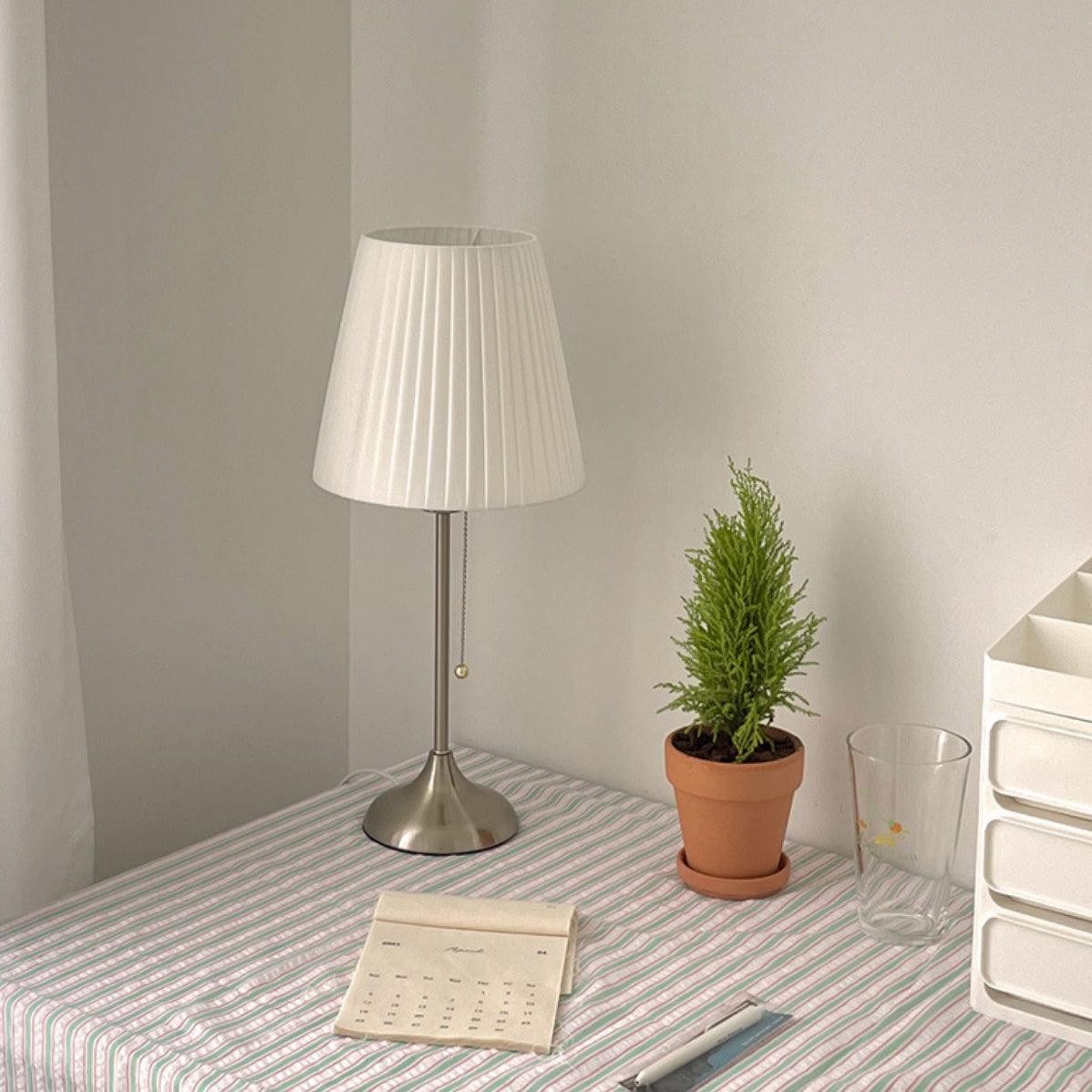 Metal Base Bedside Table Lamp M576