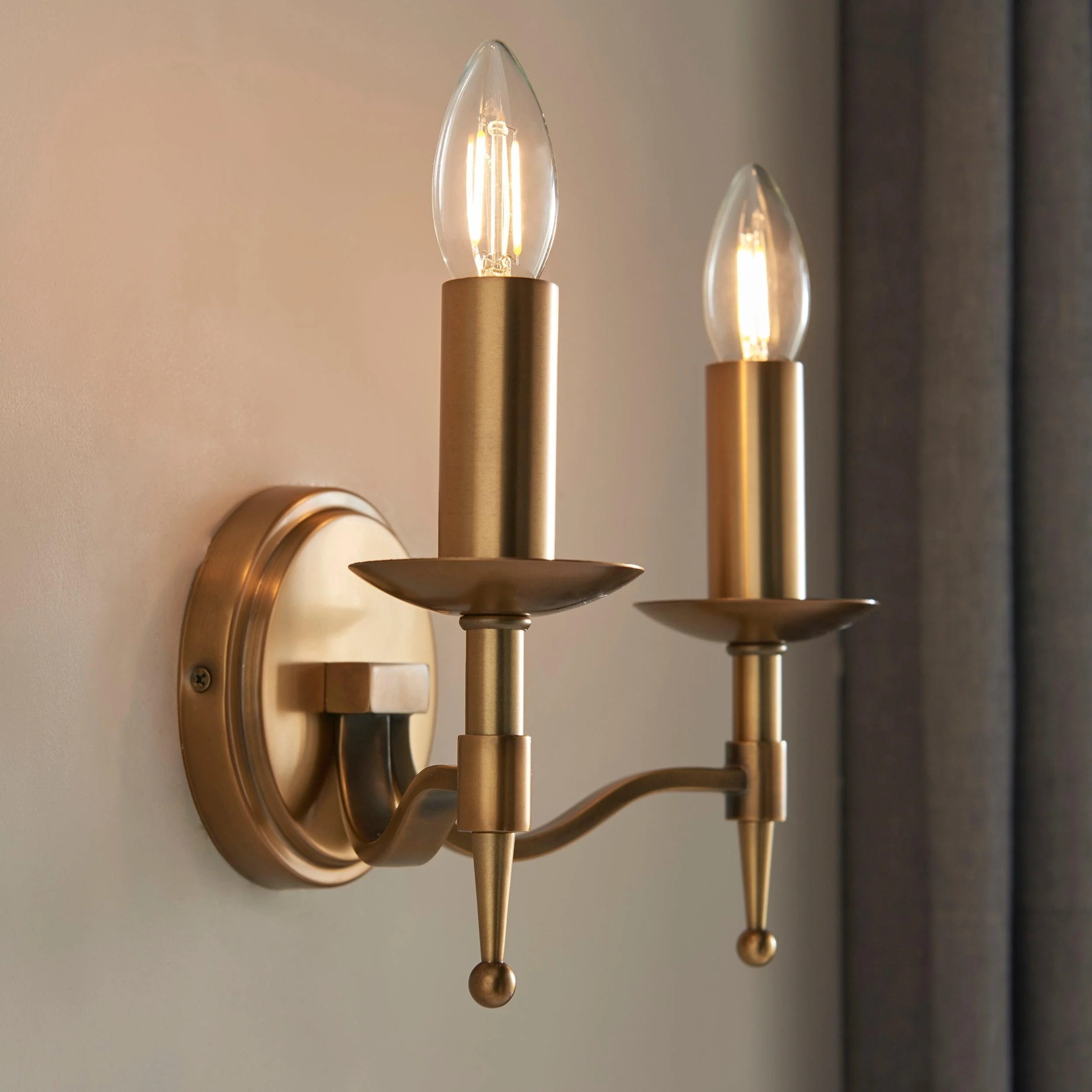 Tela Classic Wall Sconce Metal Wall Light - Elegant Wall Sconce Ideal for Hallway or Living Room T829