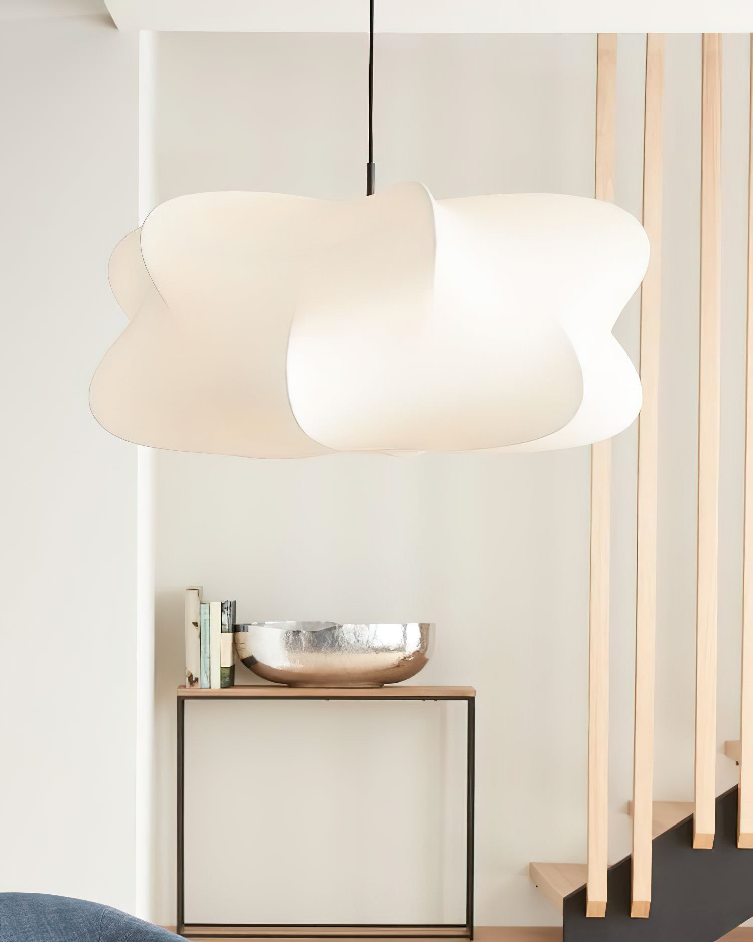 Sleek Modern Pendant Light - Adjustable Suspension for Dining Rooms M57