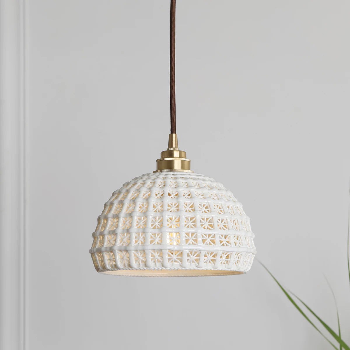 Traditional Japanese Brass Walnut Glass Ceramic Cylinder Conic Flower Bowl 1-Light Pendant Light For Dining Room T260