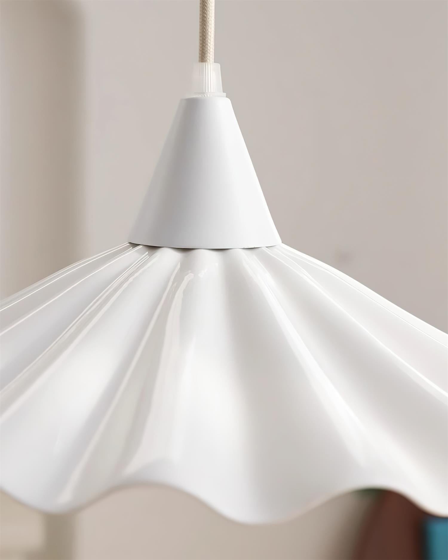 Ruffles Pendant Lamp P016