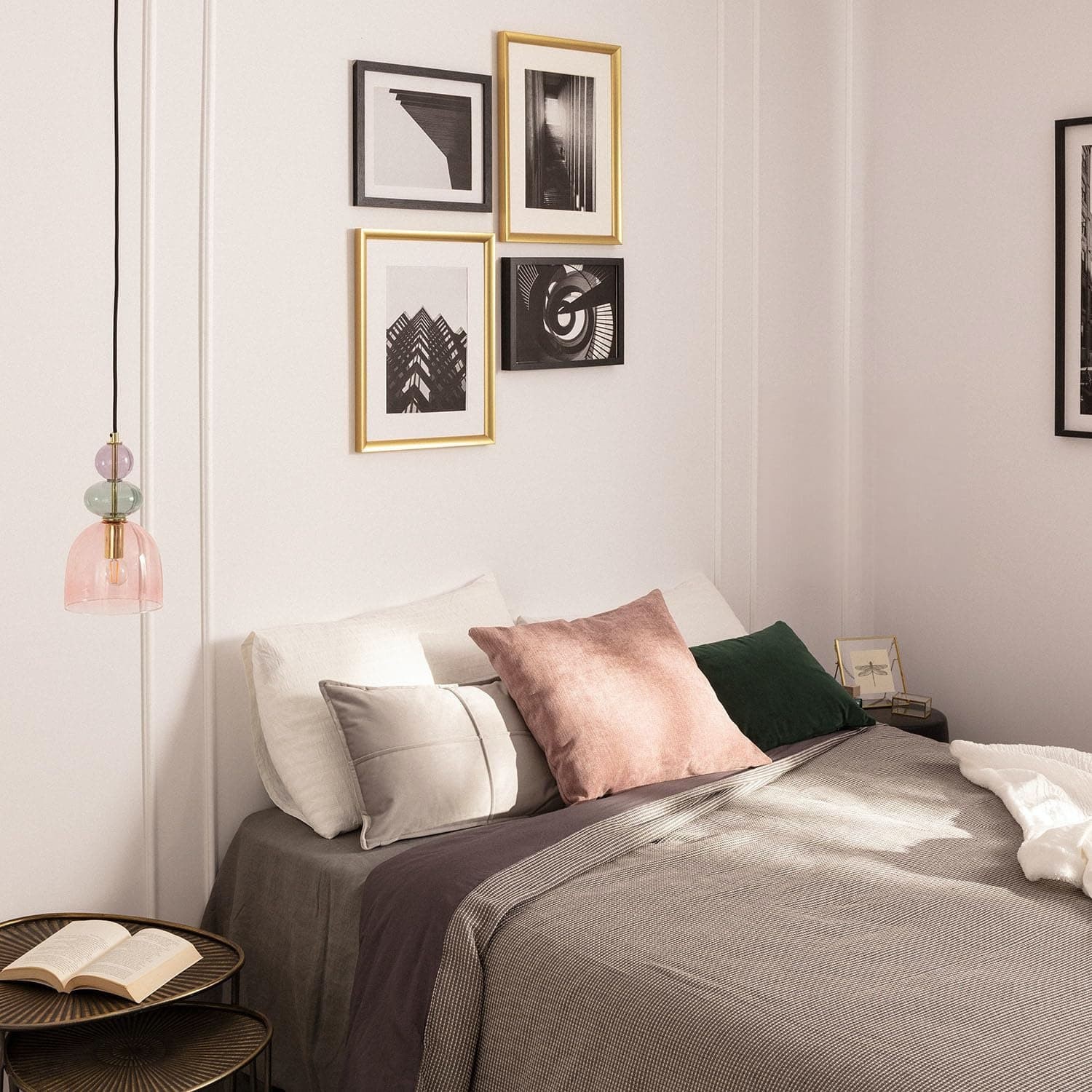 Contemporary Glass Lamp – Soft Glow for Modern Interiors S243