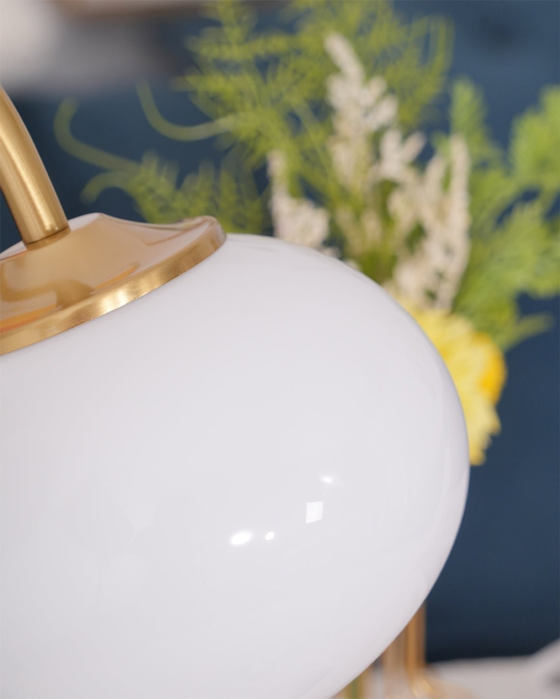 Scandinavian Cream Ball Table Lamp For Living Room M348