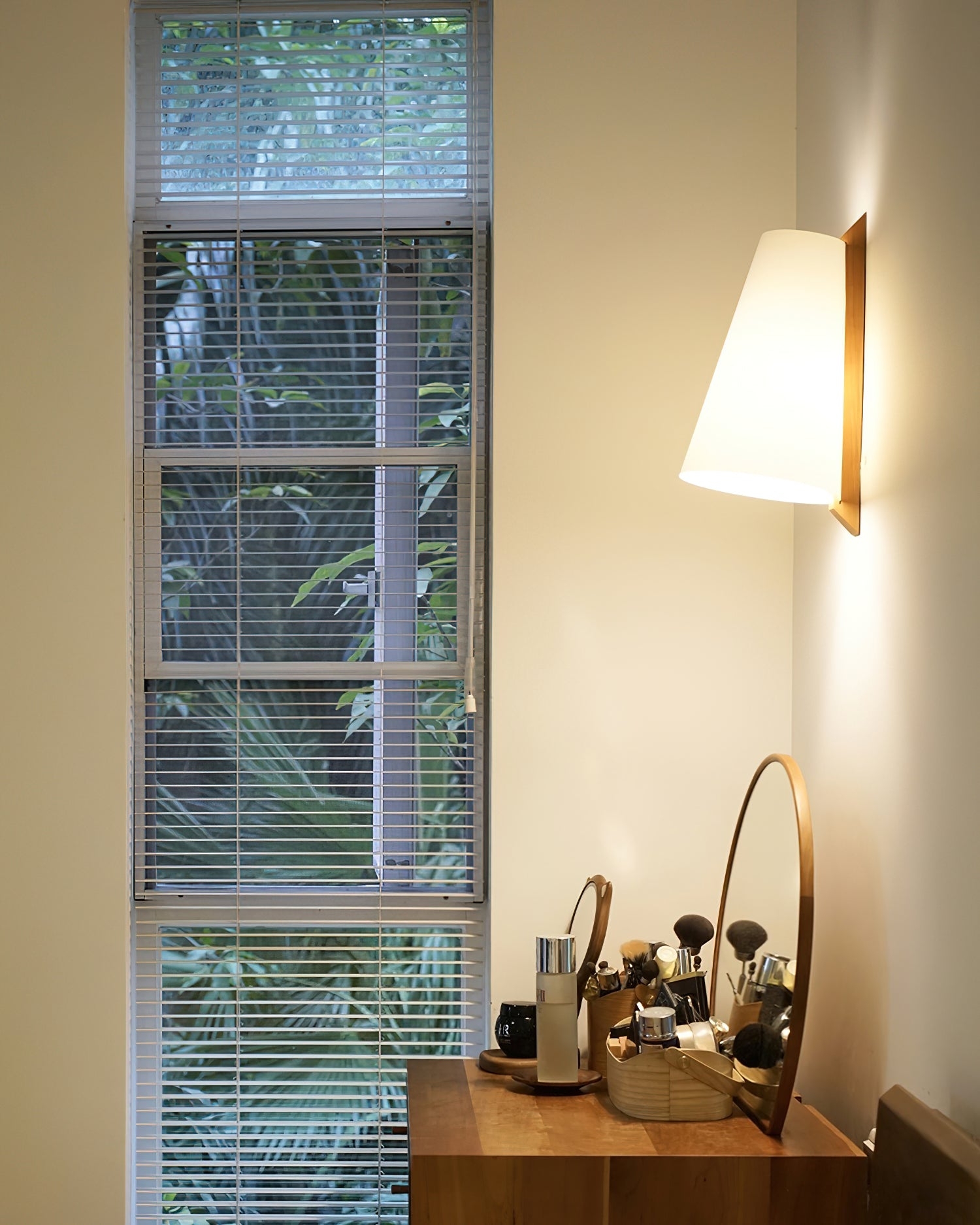 Trianora Wall Lamp T1383