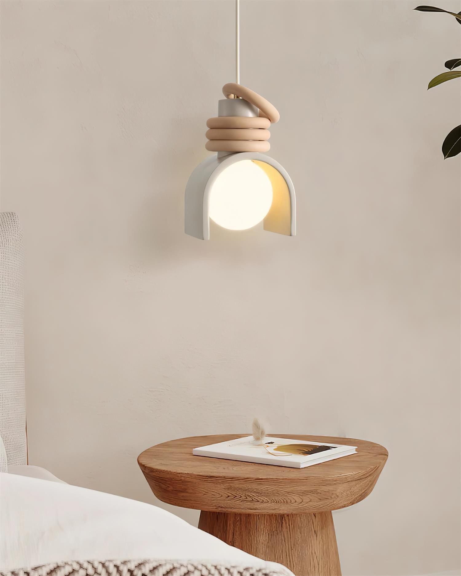 Modern Creative Resin Pendant Light M92