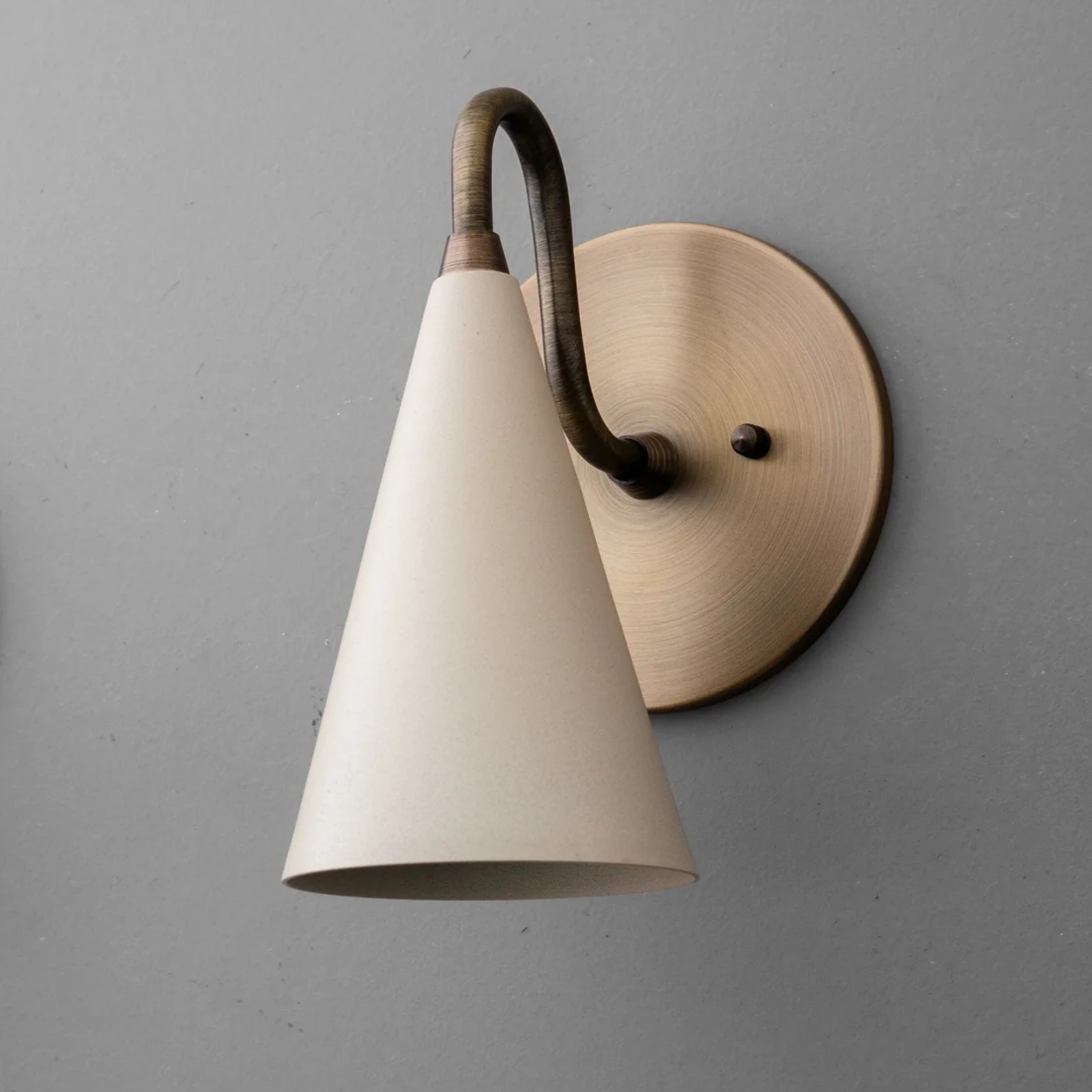 Minimalist Tall Brass Triangular Wall Lamp S307