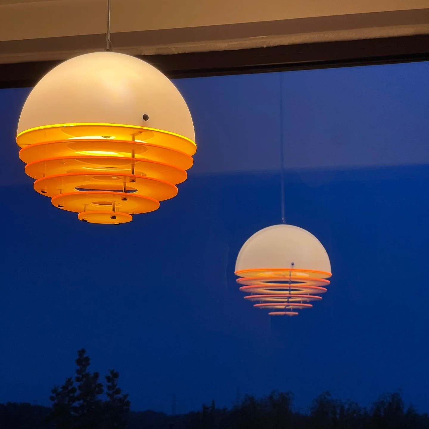 Bauhaus Sunset Pendant Lamp - Warm Ambient Lighting for Living Room S213