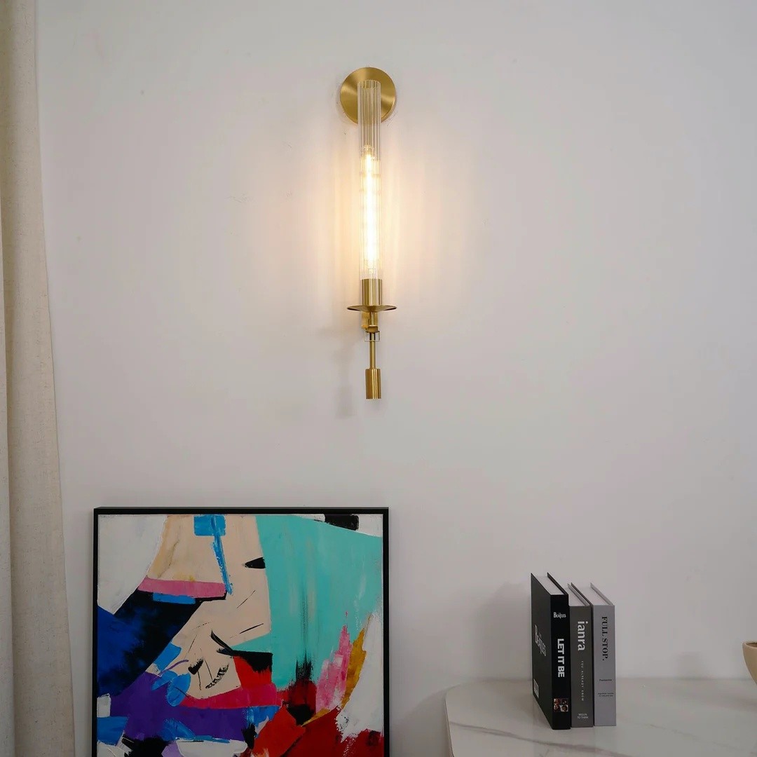 Ribbed Glass Wall Lamp with Slim Metal Base – Classic Meets Modern S229