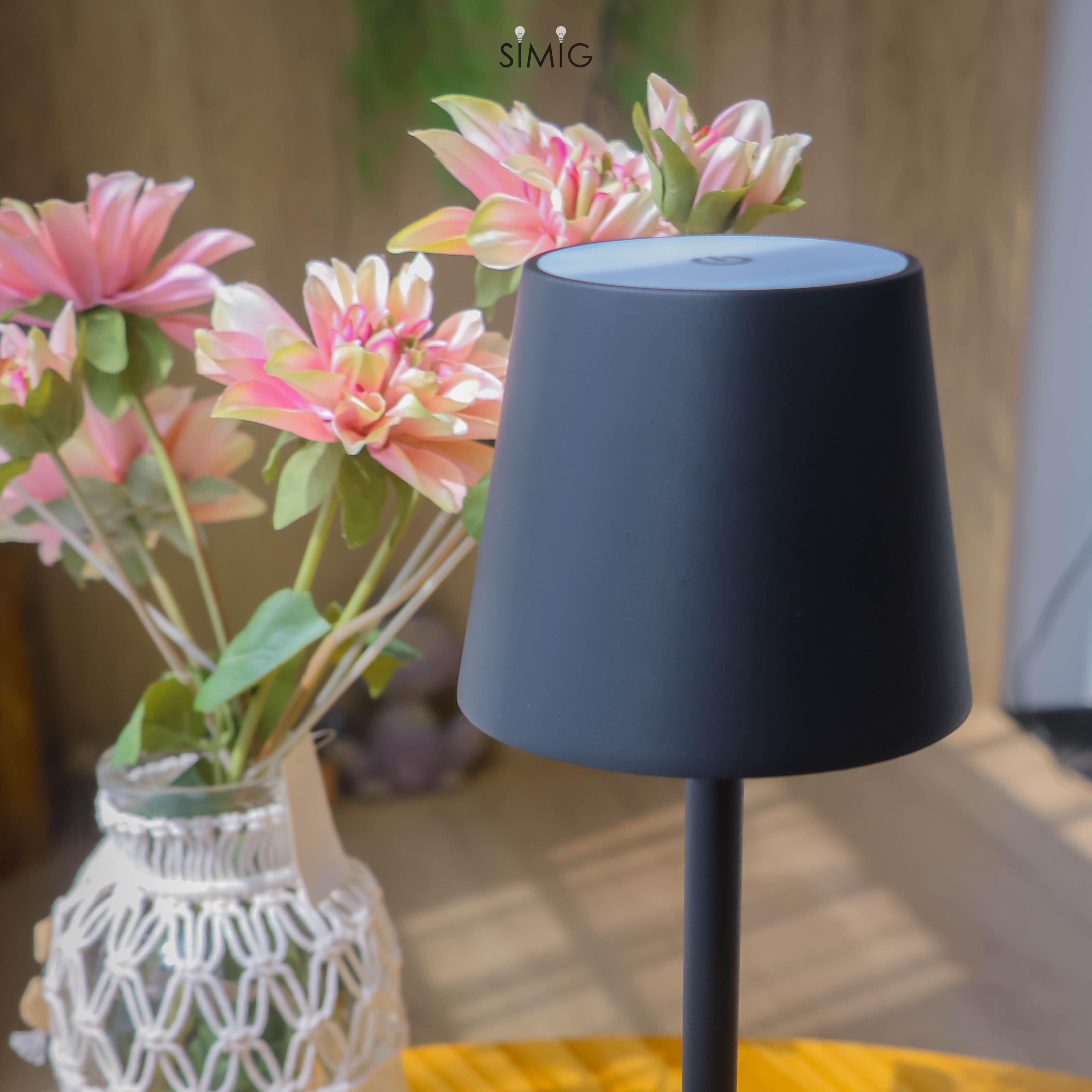 Cordless Rechargeable LED Table Lamp S18