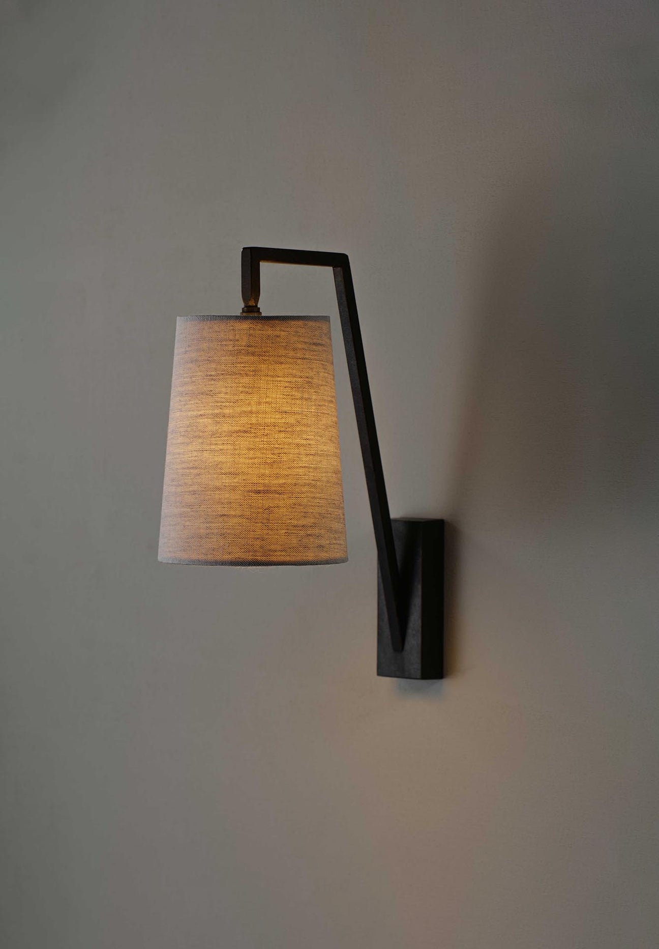 Monty Wall Lamp T1824