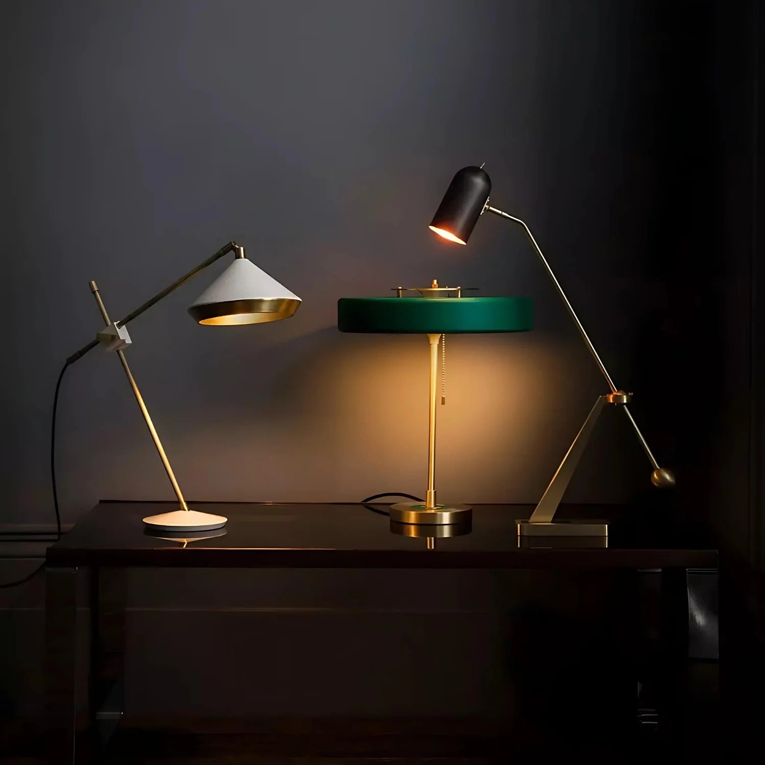 Radiant Tower of Light Minimalist Metal Table Lamp T2027