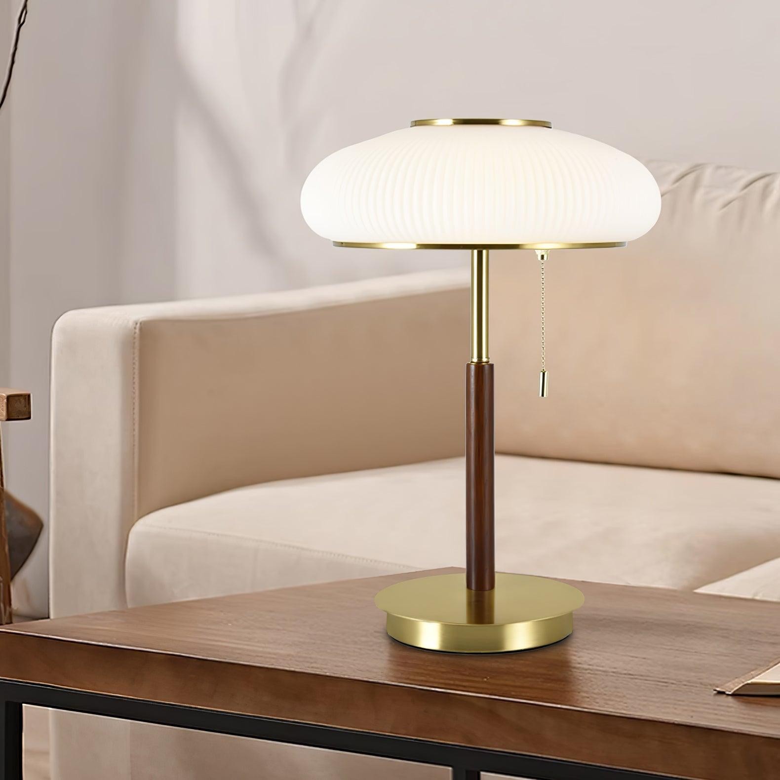 White Beautiful Luxury Fashion Metal Table Lamp M534