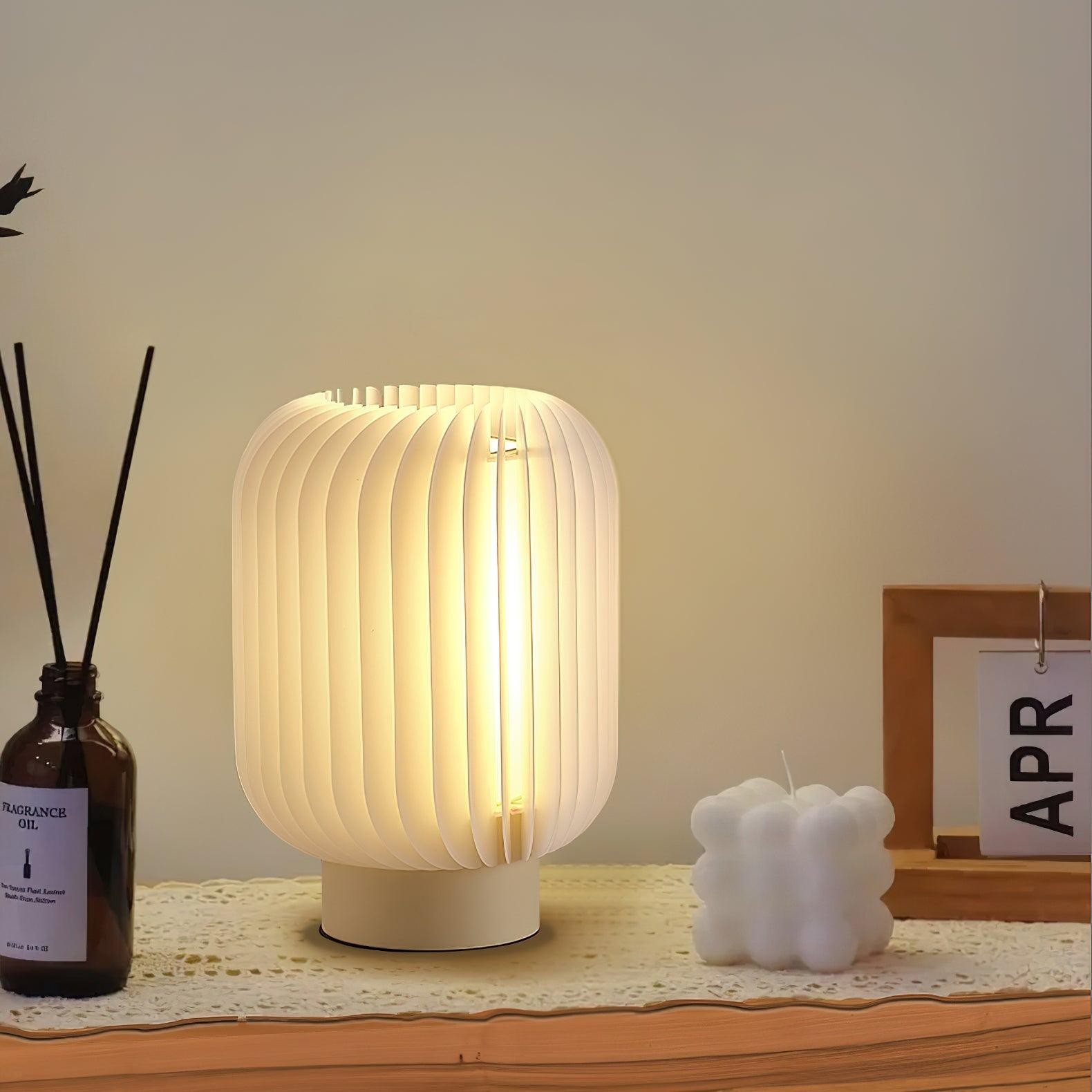 Round Translucent Pleated Table Lamp Suitable For Living Room M516
