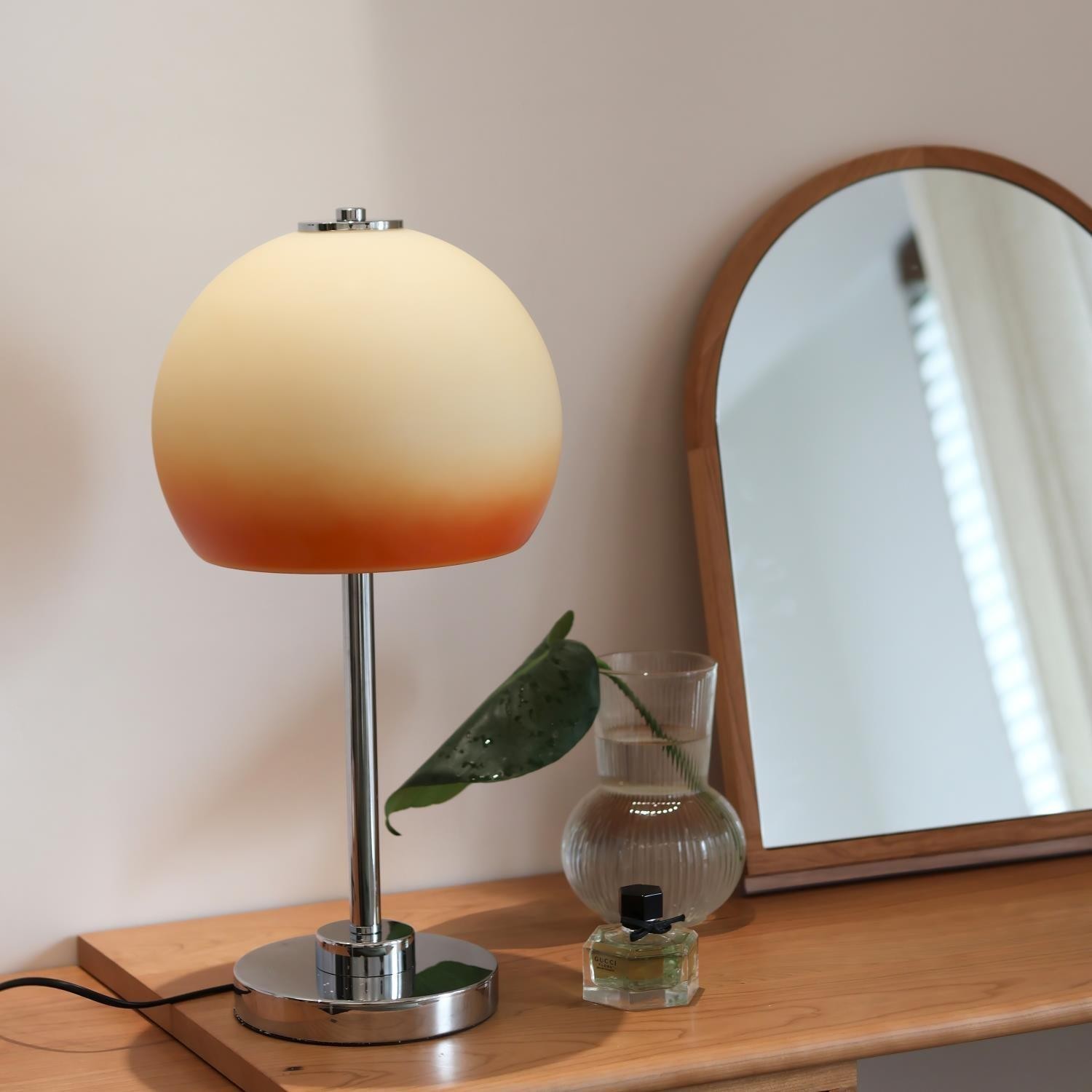 Retro Egg-shaped Dome Table Lamp M286