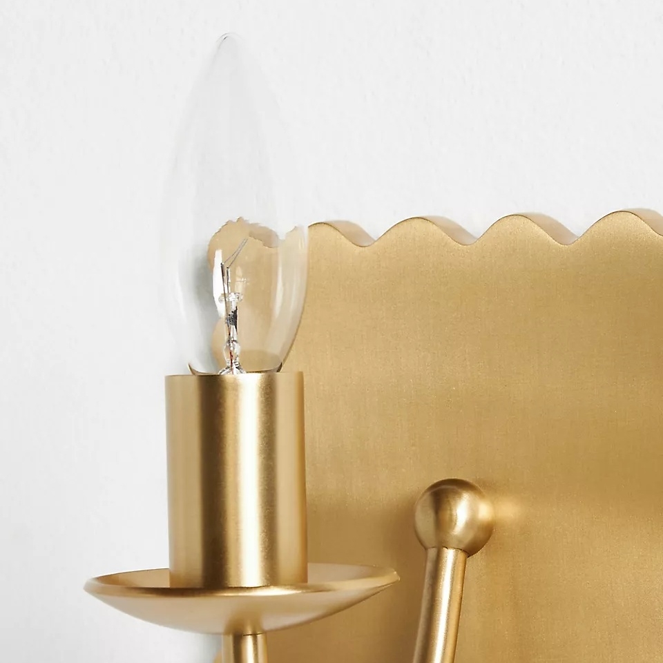 Modo Decorative Wall Light - Modern Wavy Metal Wall Sconce for Bedrooms and Hallways T709