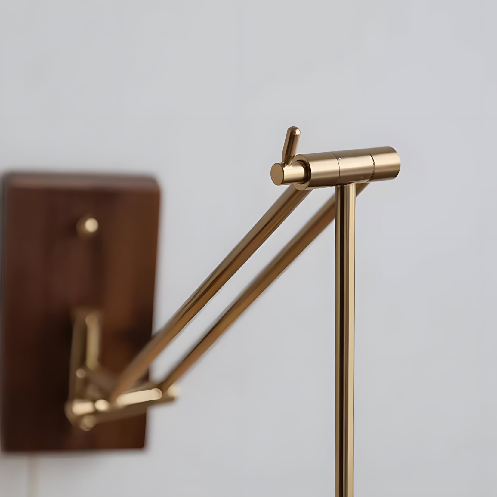 Marlow Adjustable Wall Lamp T1565