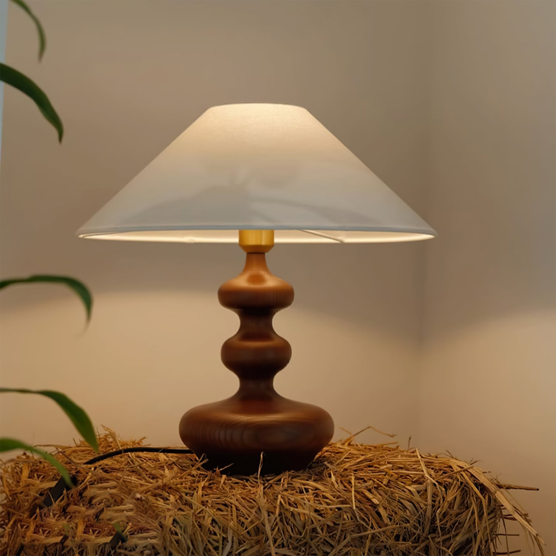 Nordic Retro Solid Wood Table Lamp M61