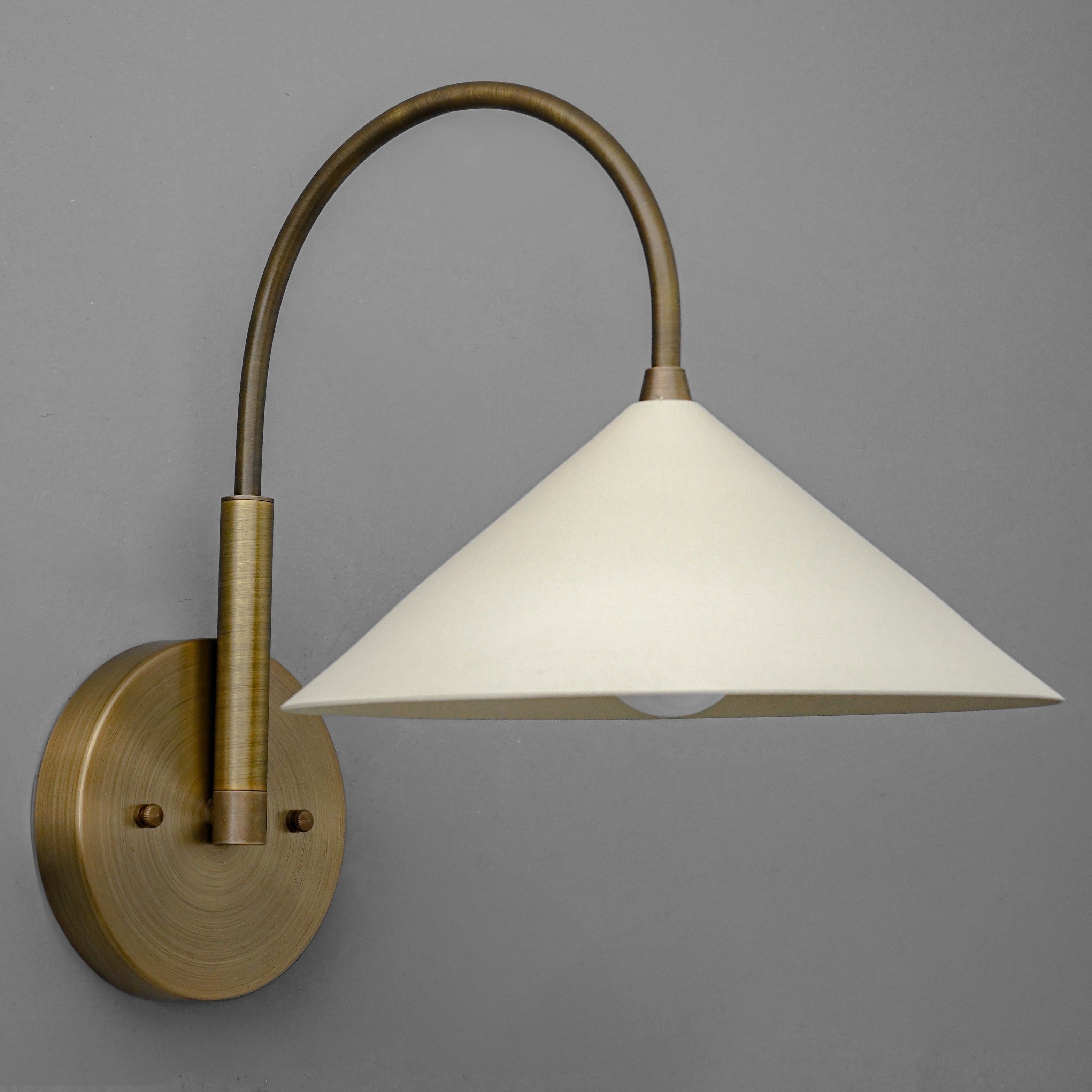 Curva Elegant Arc Cone Wall Sconce - Contemporary Reading Nook Wall Lighting T394