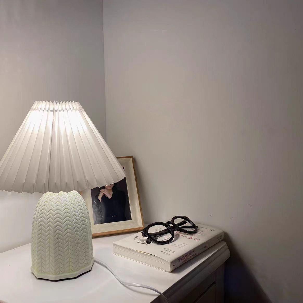 Vintage Pleated Table Lamp M206