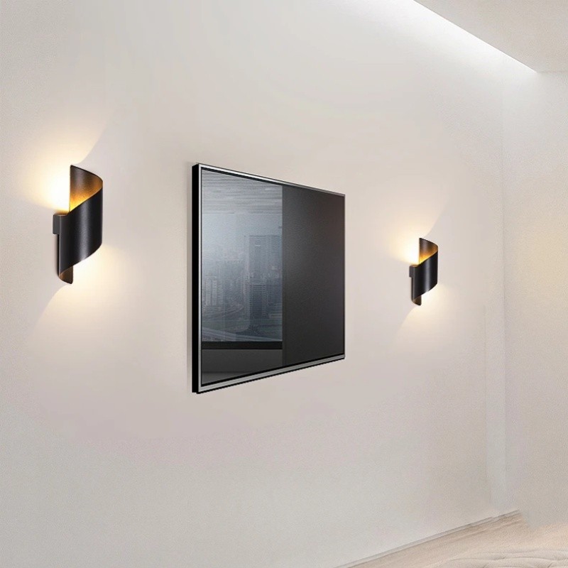 Modern Curl Twisted LED Wall Light M38