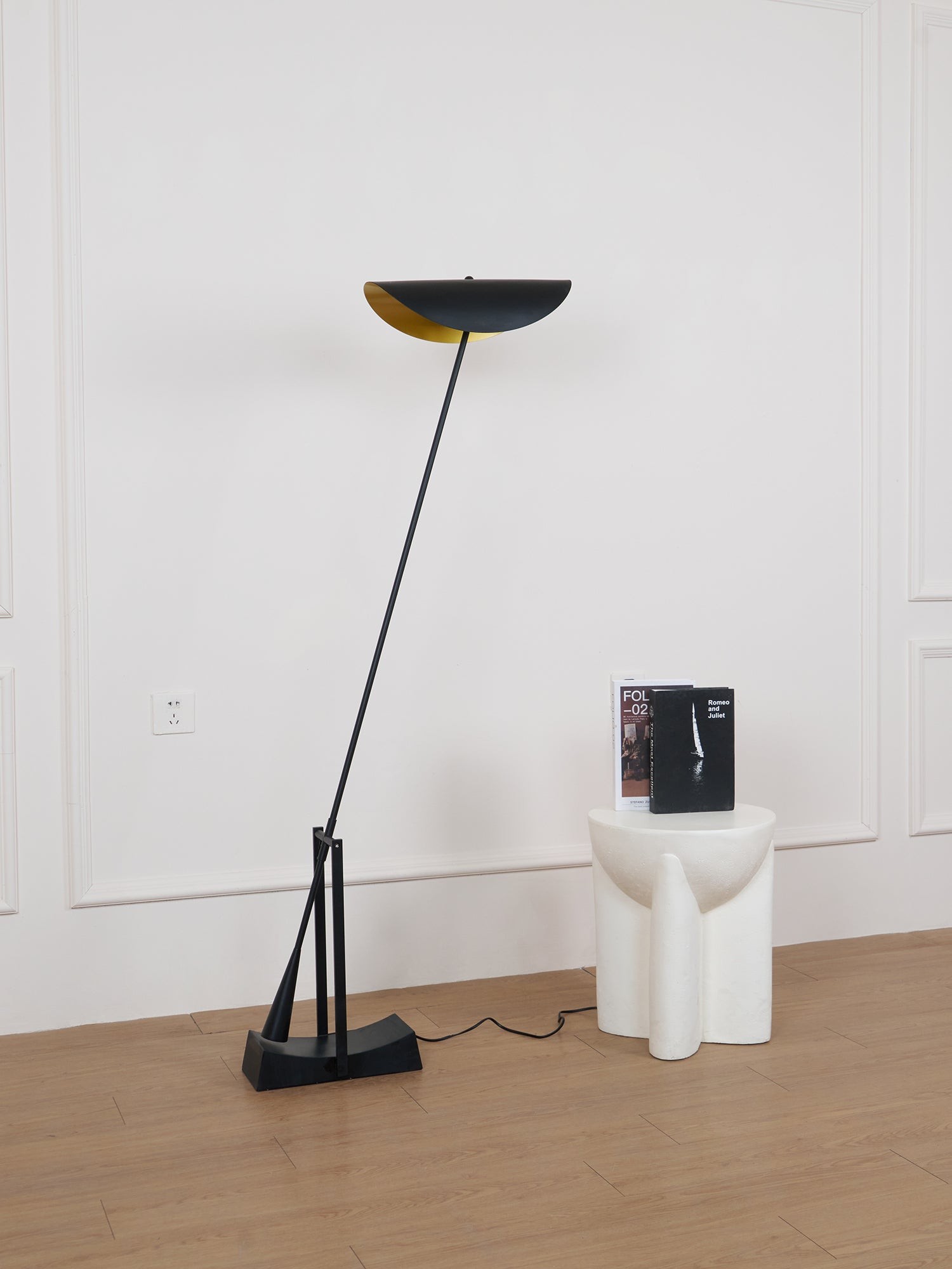 Nordic Creative Inclined Metal Floor Lamp M396