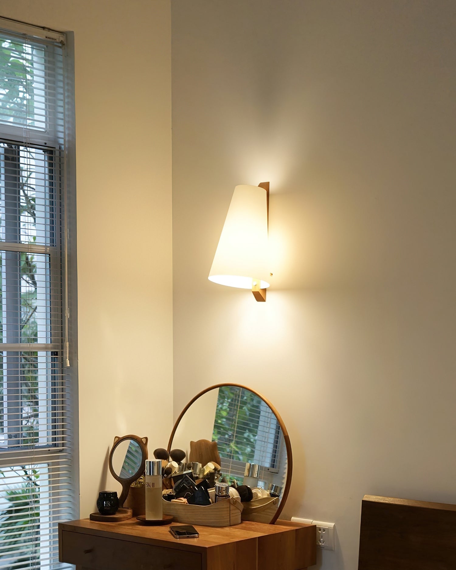 Trianora Wall Lamp T1383