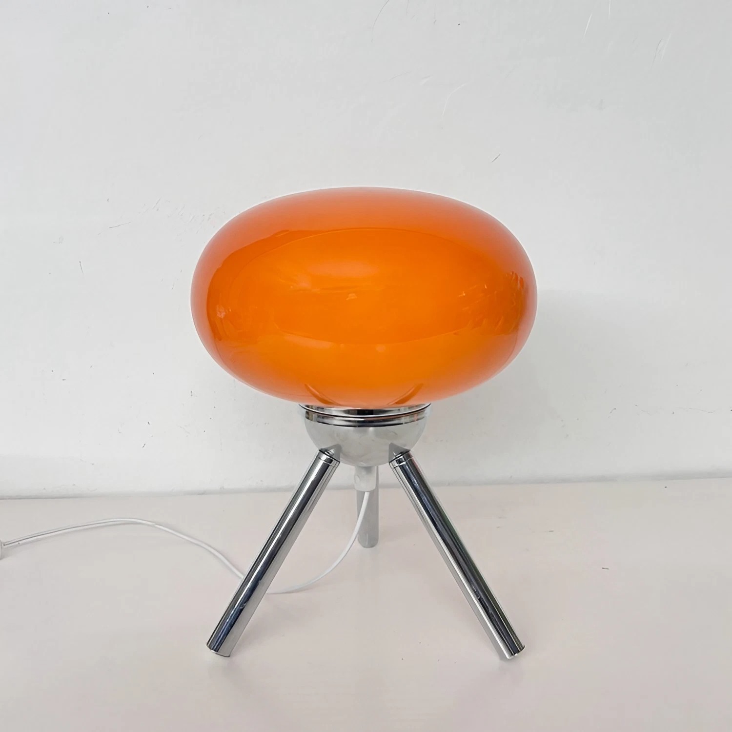 Bauhaus Tripod Glass Table Lamp S25