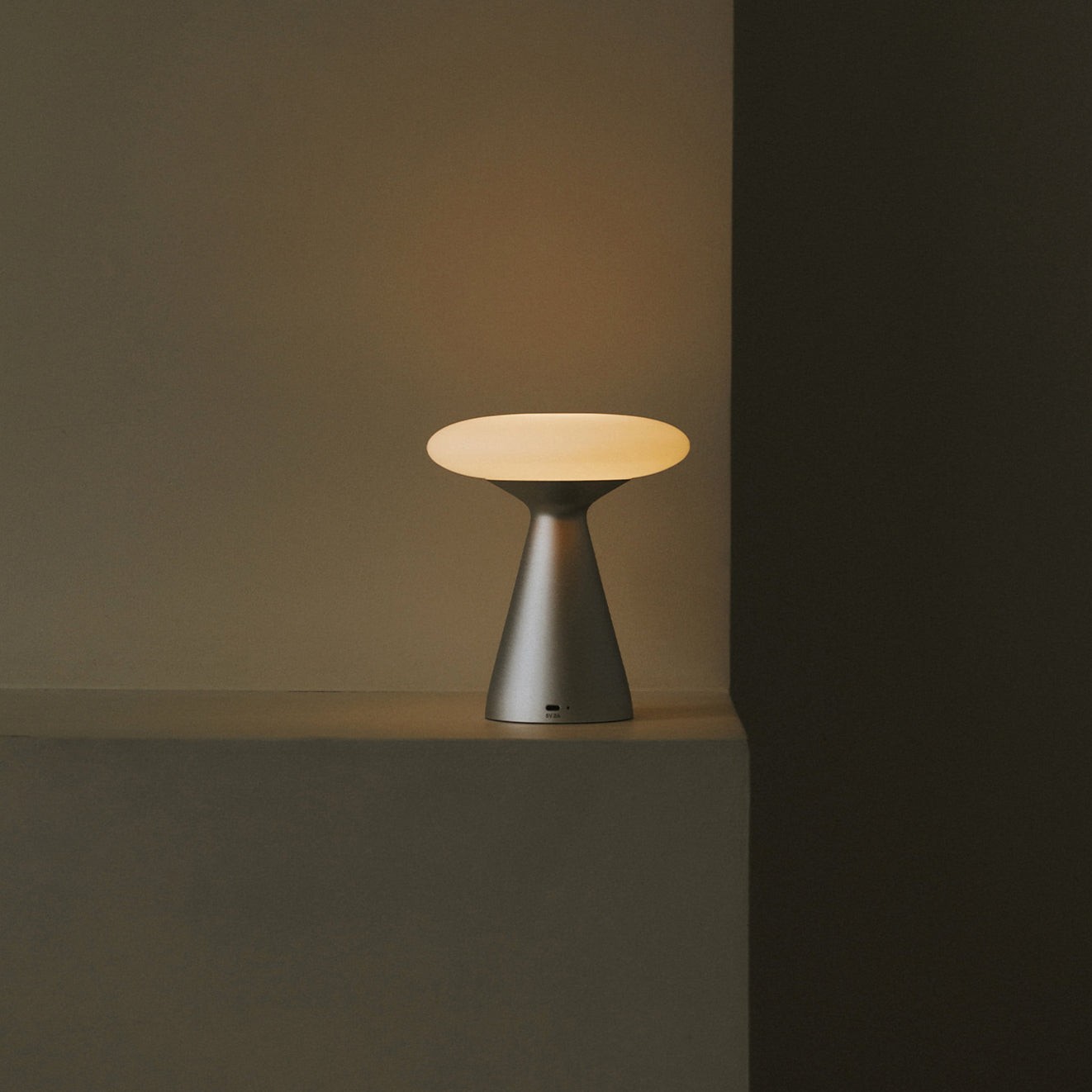 Simple Style Touch Dimming Table Lamp M146