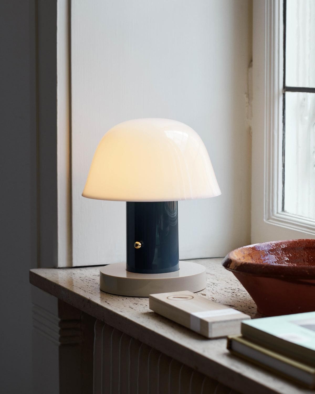 Minimalist Mushroom Cordless Table Lamp M528