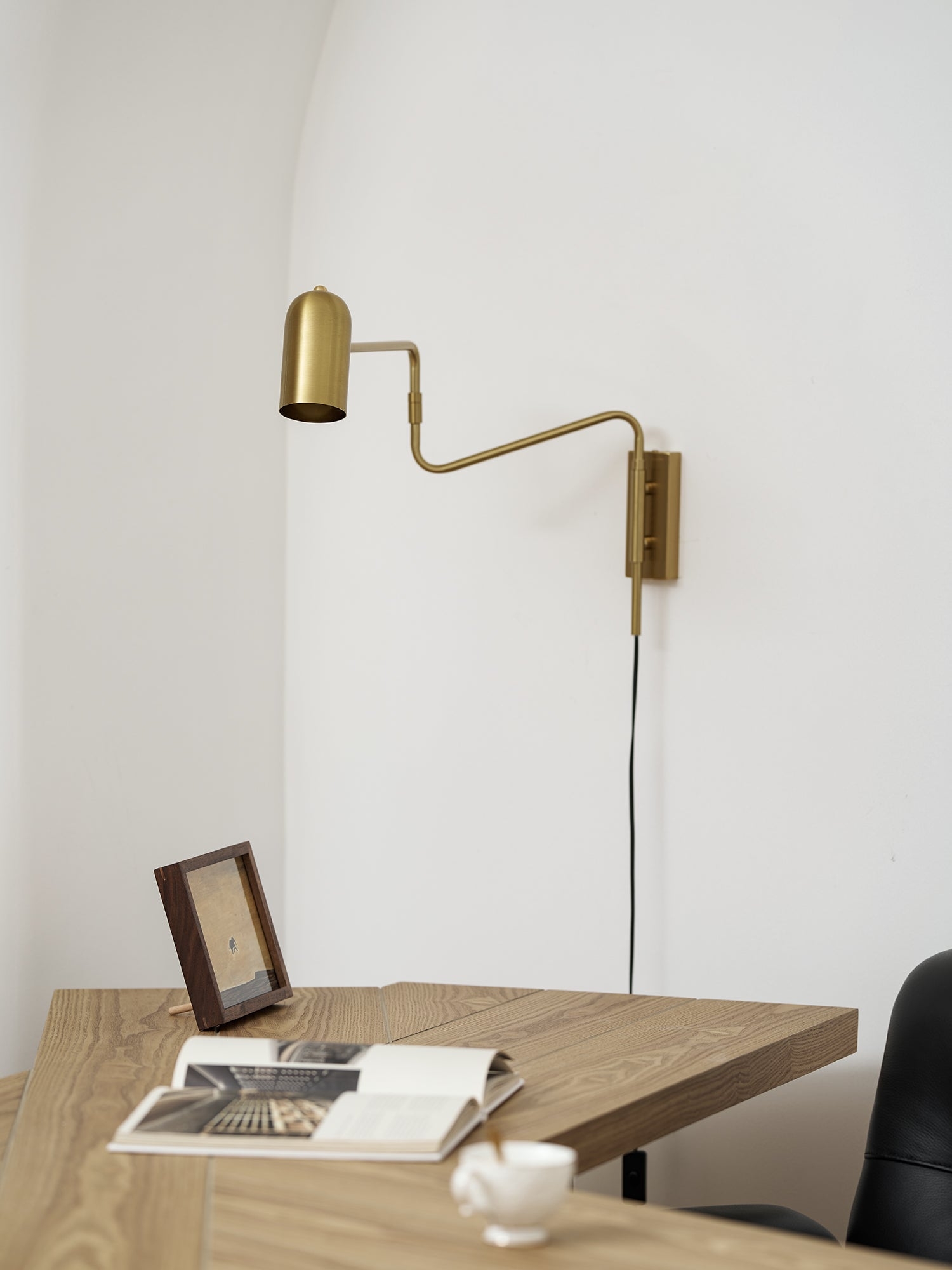 Adjustable Arm Plug In Wall Lamp T1595
