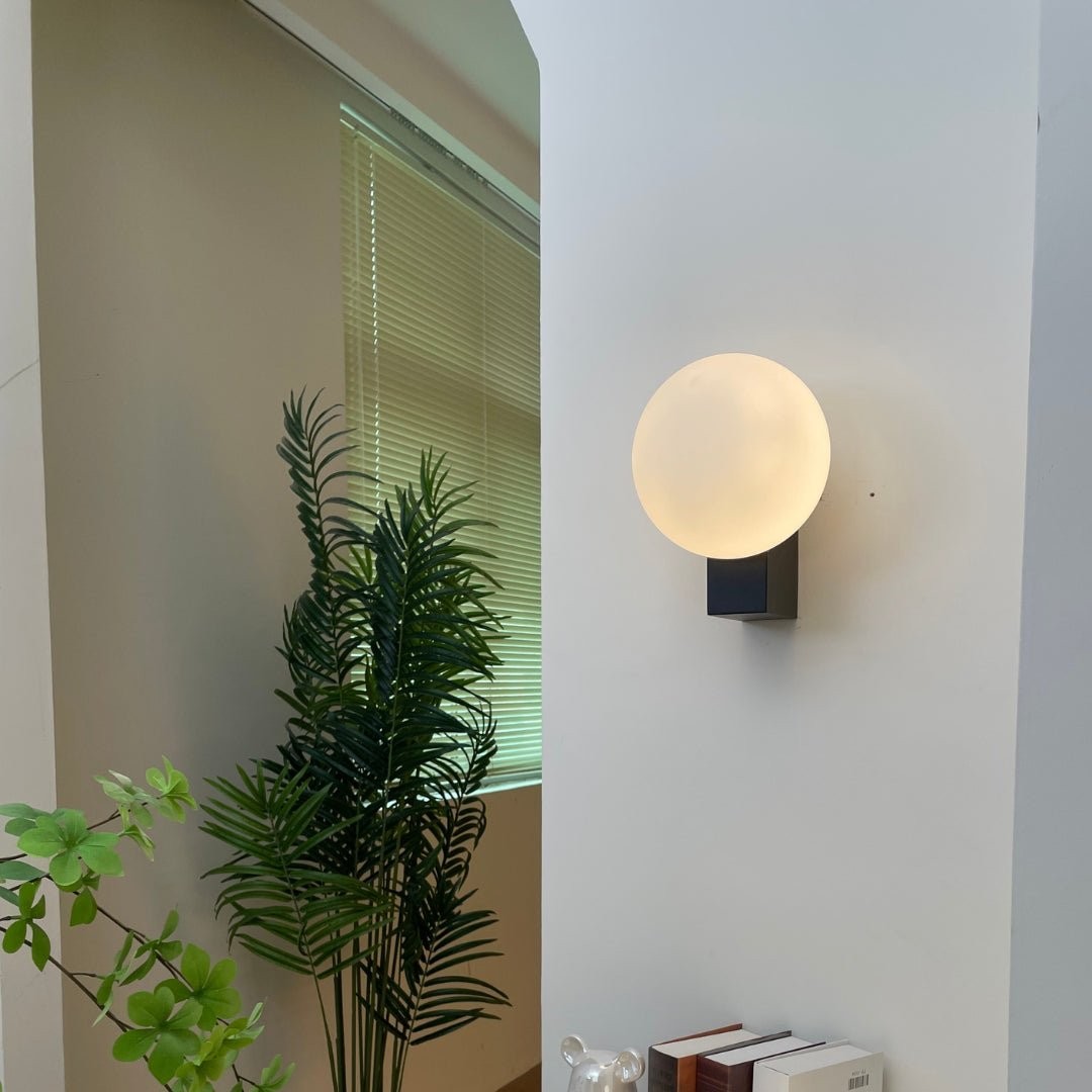 Minimalist Spherical Wall Lamp M444