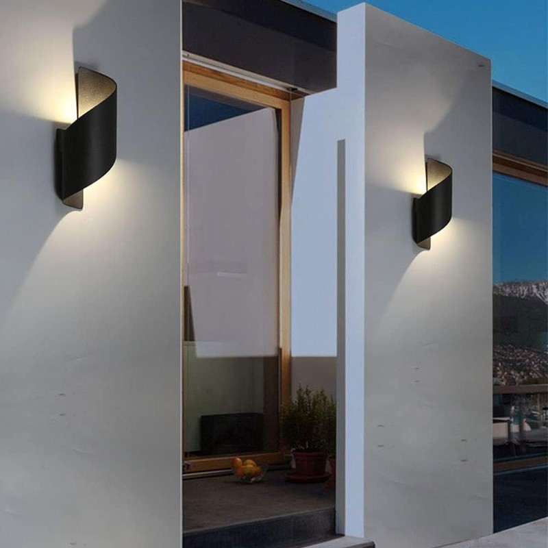 Modern Curl Twisted LED Wall Light M38