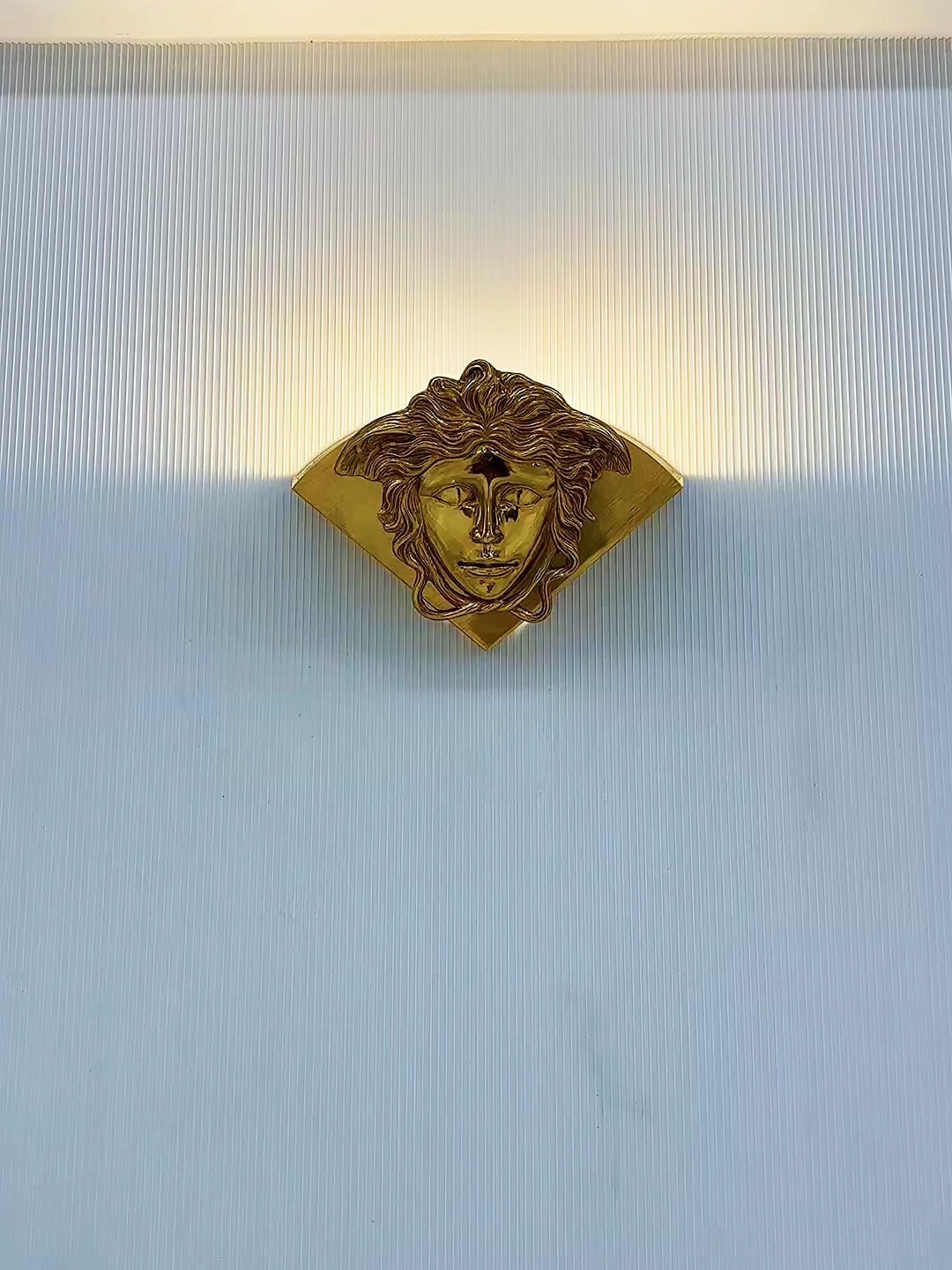 Sphinx Brass Wall Lamp T1968