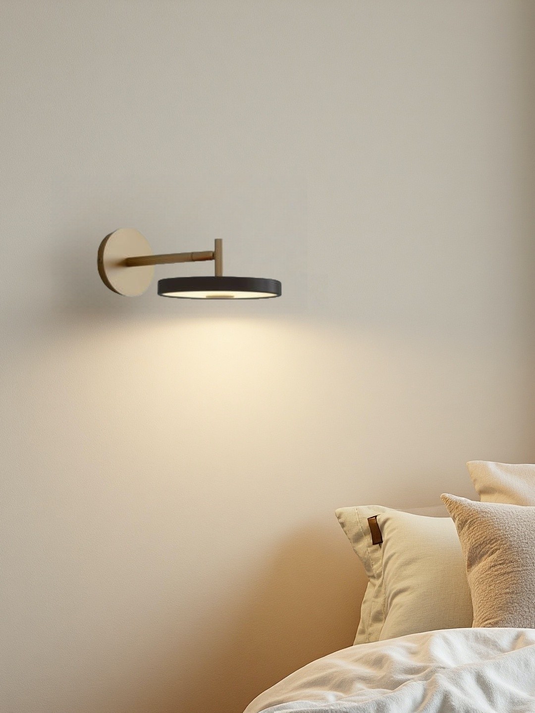 Scandinavian Monochrome Metal Wall-Lamp – Lighting for Bedroom Decor G101
