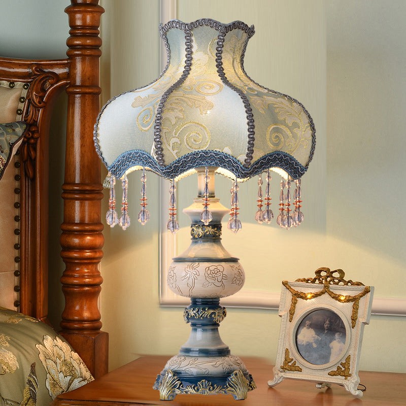 Carved Vase Base Floral Lampshade Table Lamp M501