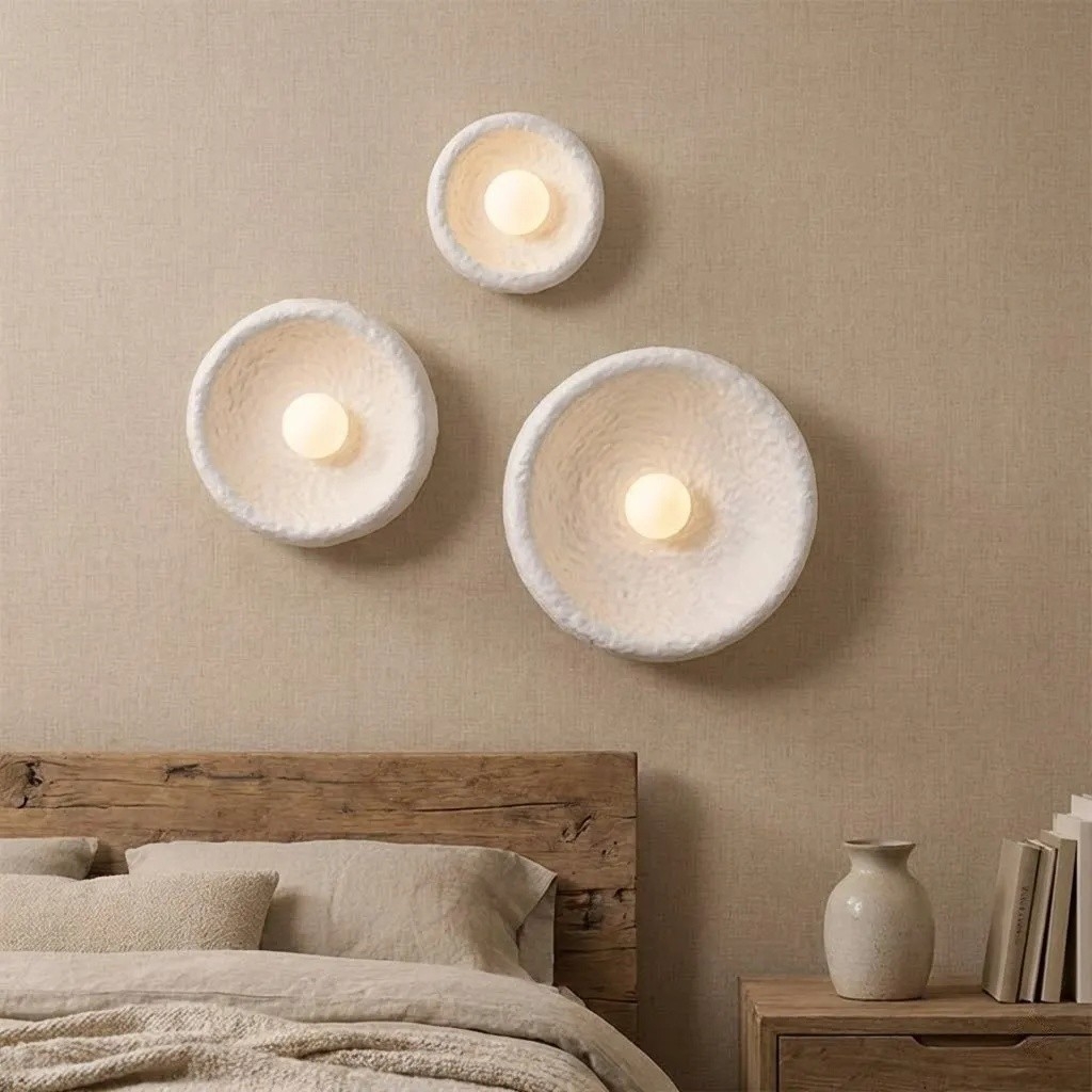 Minimalist Elegance White Resin Wall Sconce S374