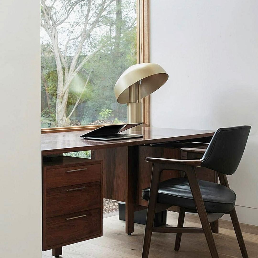 Modern Minimalist Design Crooked Head Table Lamp M340