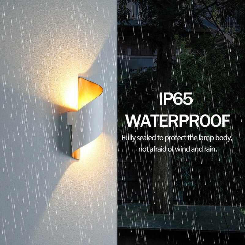Modern Curl Twisted LED Wall Light M38