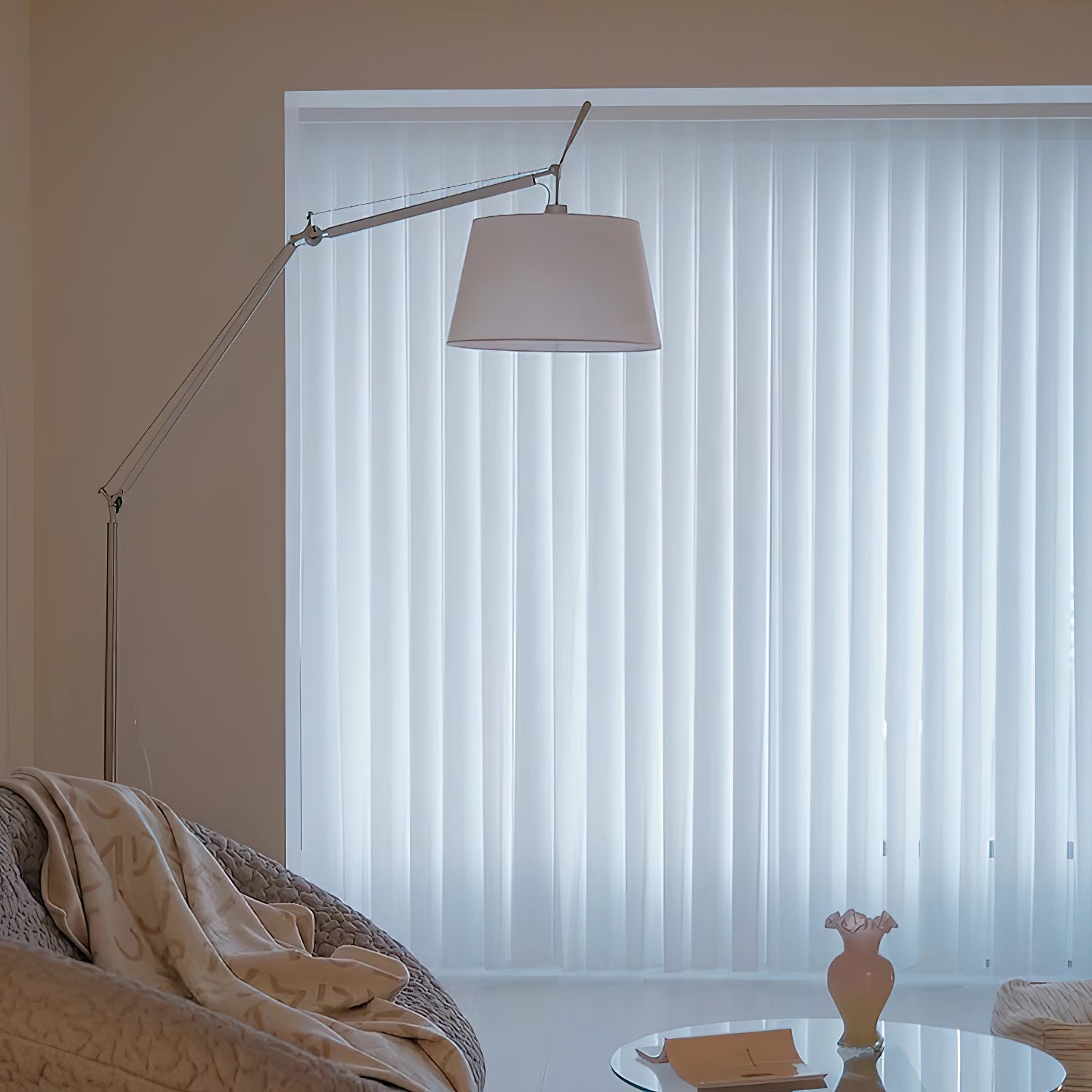 Velthea Floor Lamp T1937
