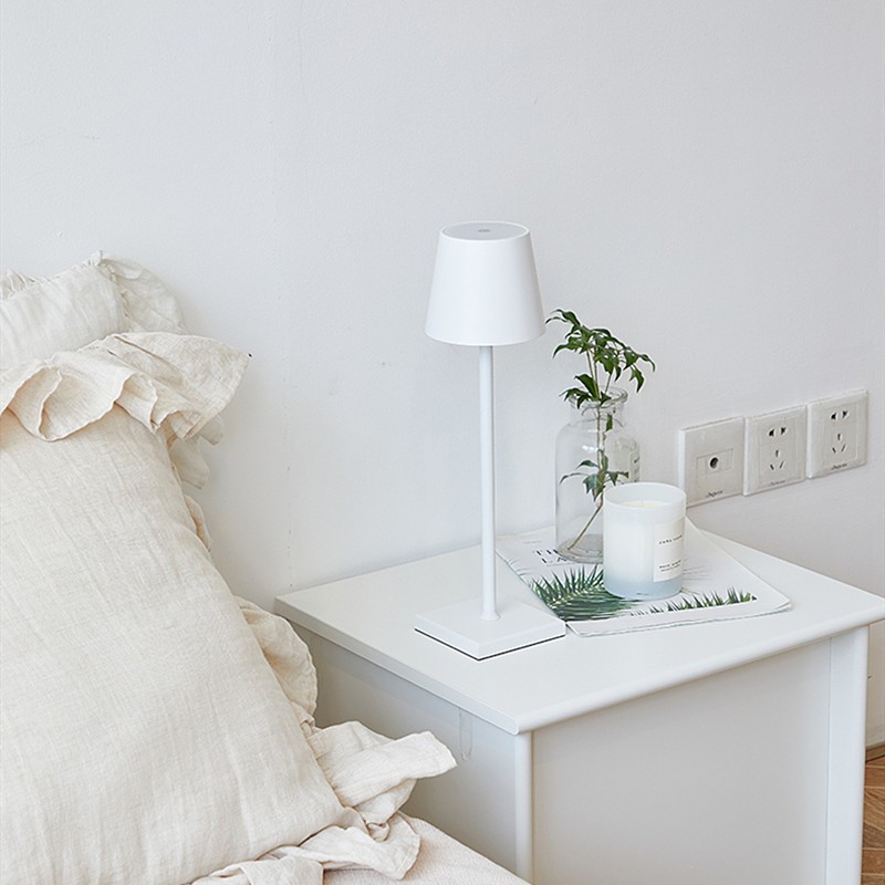 Cordless Rechargeable LED Table Lamp S18