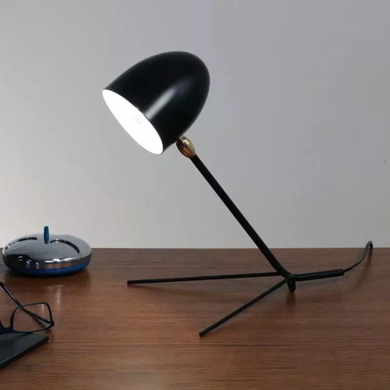 Solavo Tripod Table Lamp - Modern Minimalist Metal Design for Desk