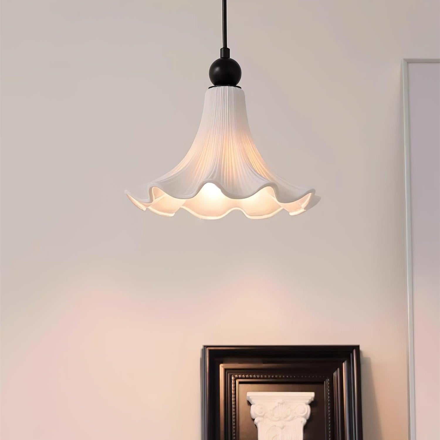 Petalis Charm French Petal Ceramic Pendant Light T2177