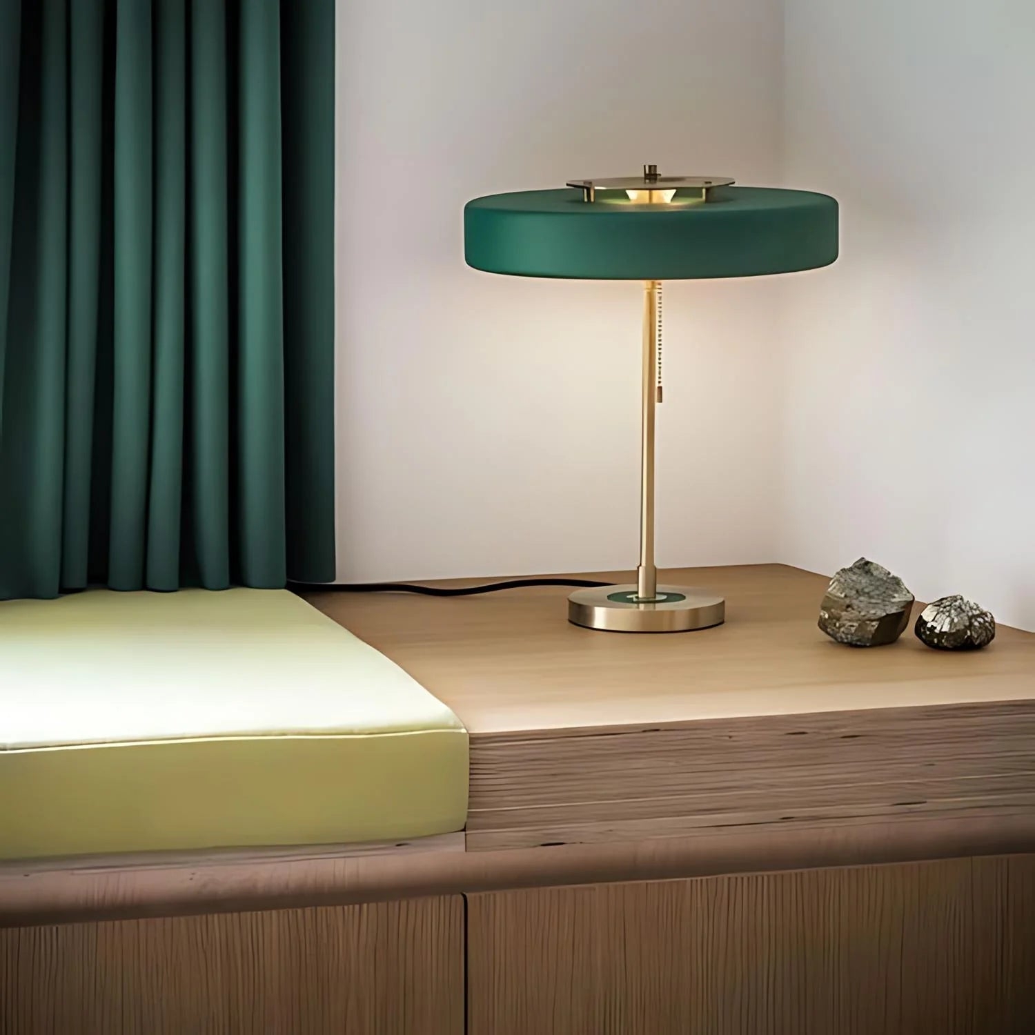 Radiant Tower of Light Minimalist Metal Table Lamp T2027