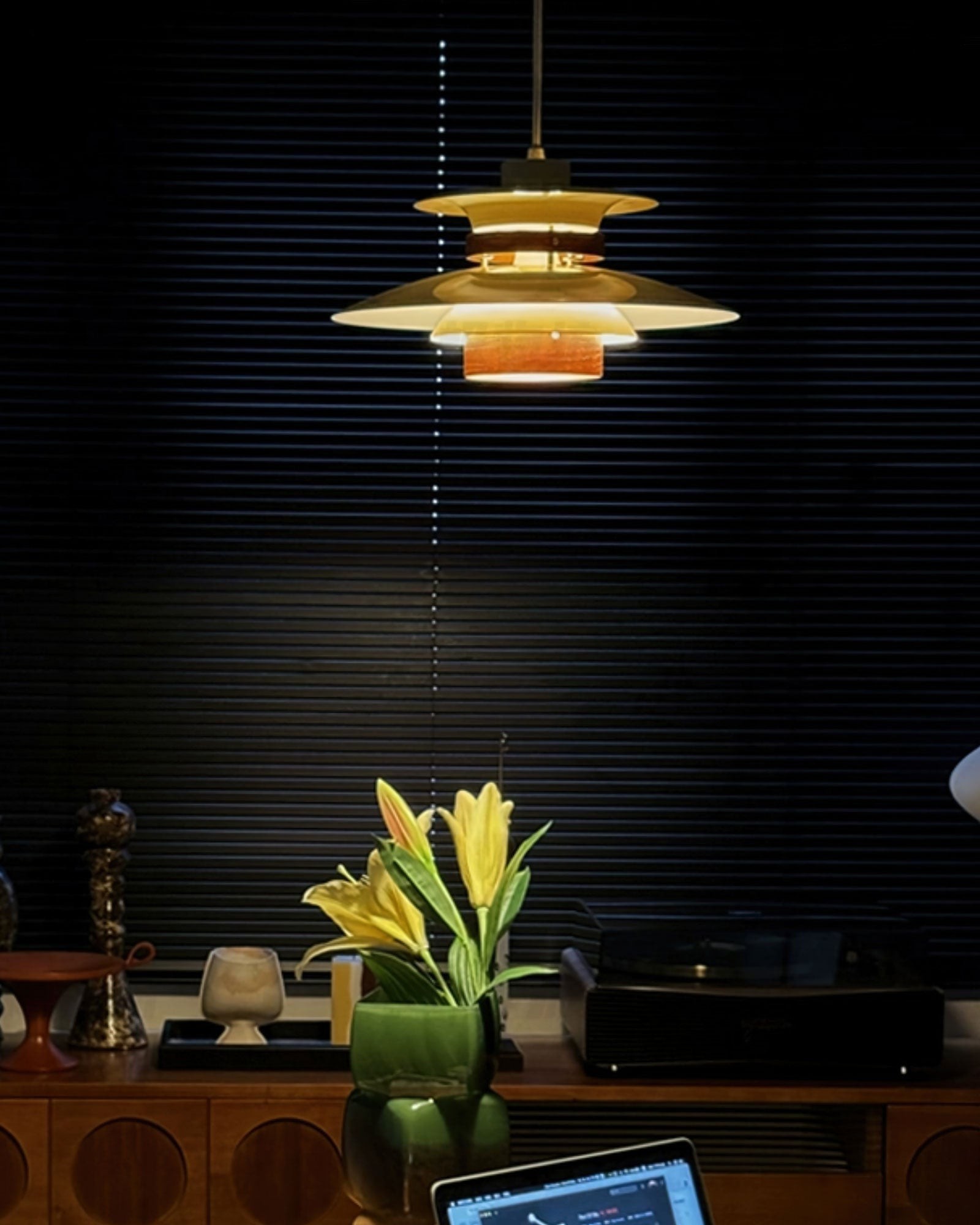 Luxurious and Stylish Layered Pendant Light M529