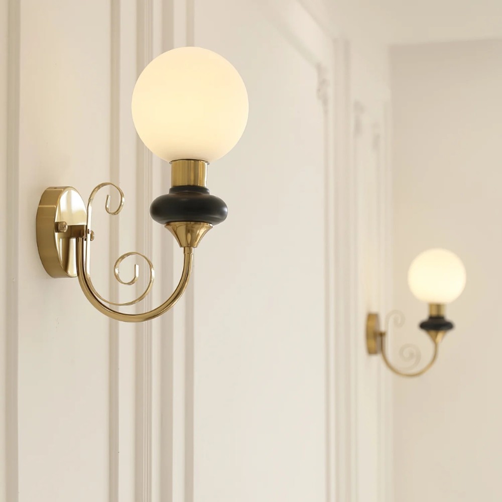 Elegant Wall Lamp with Sculptural Glow and Architectural Form S220