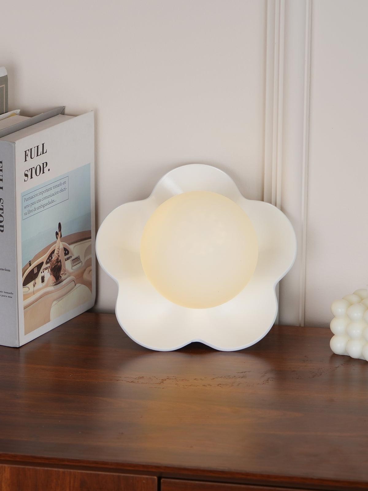 Floral Petal Wall Lamp - Nordic Sculptural Wall Light Living Room T129