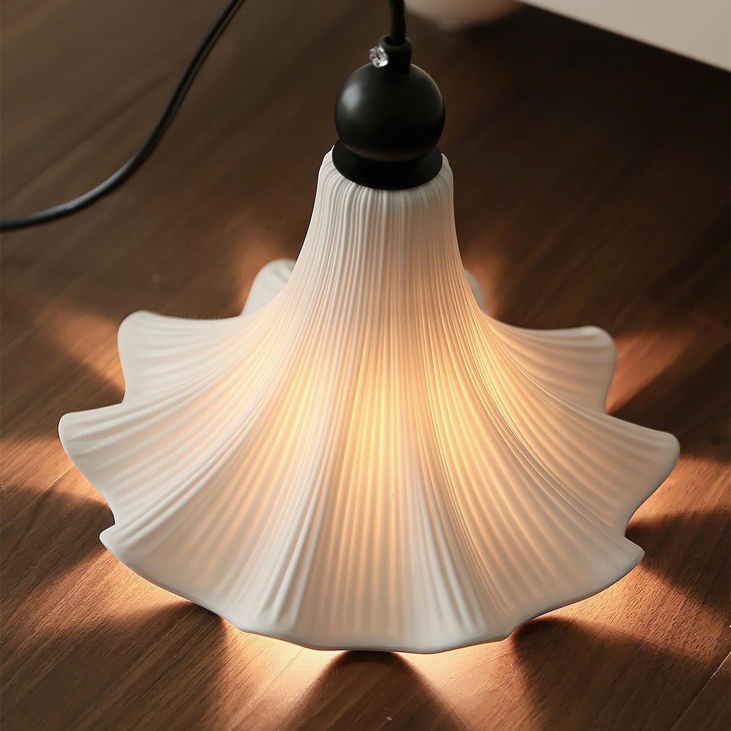 Petalis Charm French Petal Ceramic Pendant Light T2177