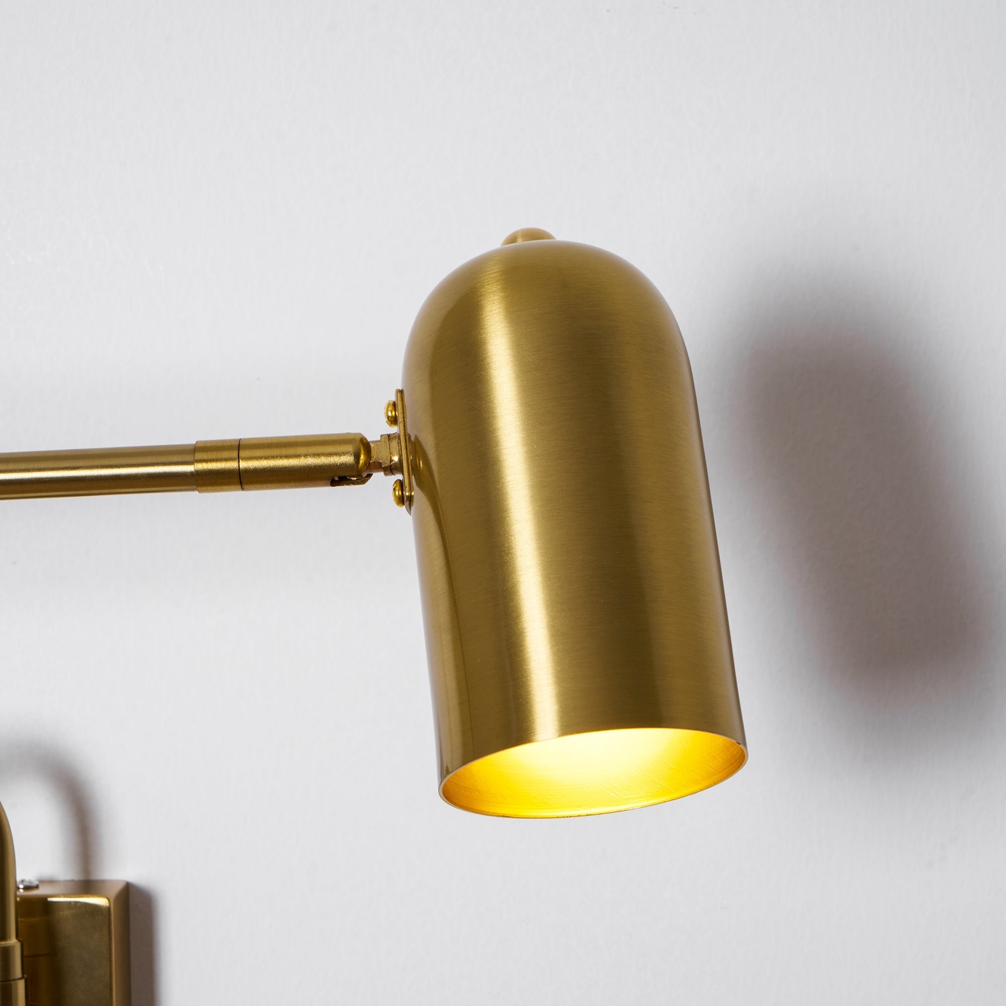 Adjustable Arm Plug In Wall Lamp T1595