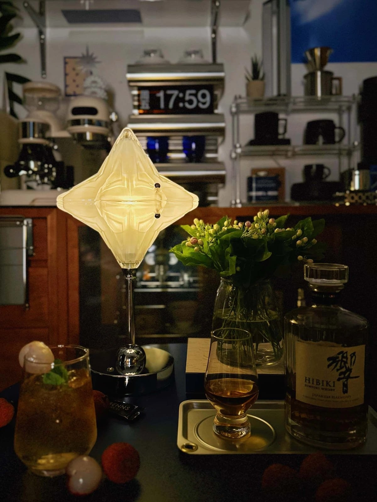Art Deco Star Table Lamp - Frosted Glass Light for Modern Bedrooms - Astris Lyra T436