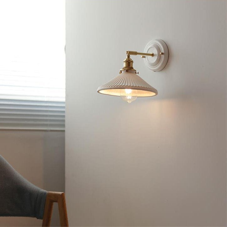 Vintage Ceramic & Brass Wall Sconce – Elegant Lighting for Bedrooms & Hallways T265